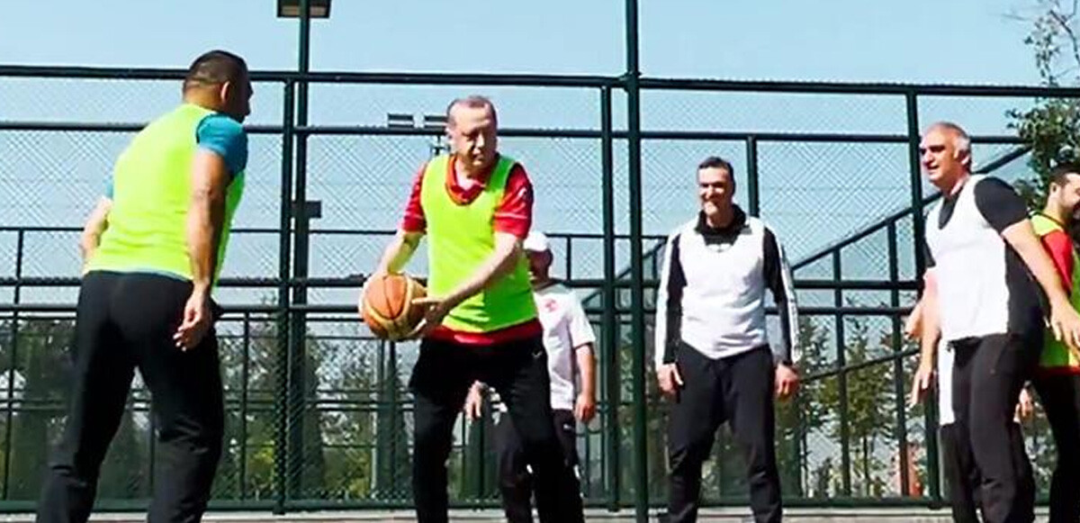 Cumhurbaşkanı Erdoğan: Her hafta basketbol oynuyorum, skorer noktasında bir numara benim