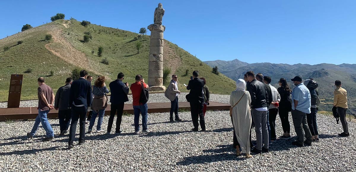 Gazeteciler tarih ve huzurun şehrine hayran kaldı