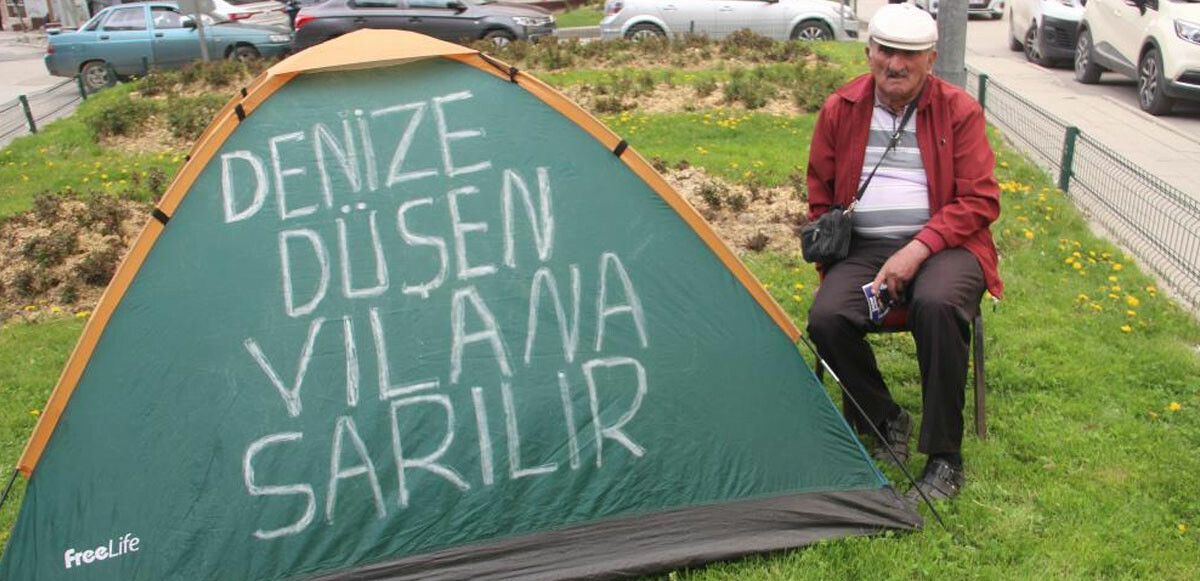 Çadır kurarak eyleme başlayan Batmaz, gece gündüz banka önünde bekliyor.