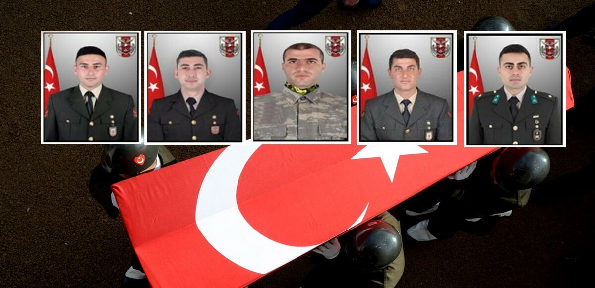 Şehit askerlerin şehadet haberi ailelerine verildi. Şehit askerlerin 5'inin aynı karede yer aldığı fotoğraf yürekleri dağladı.