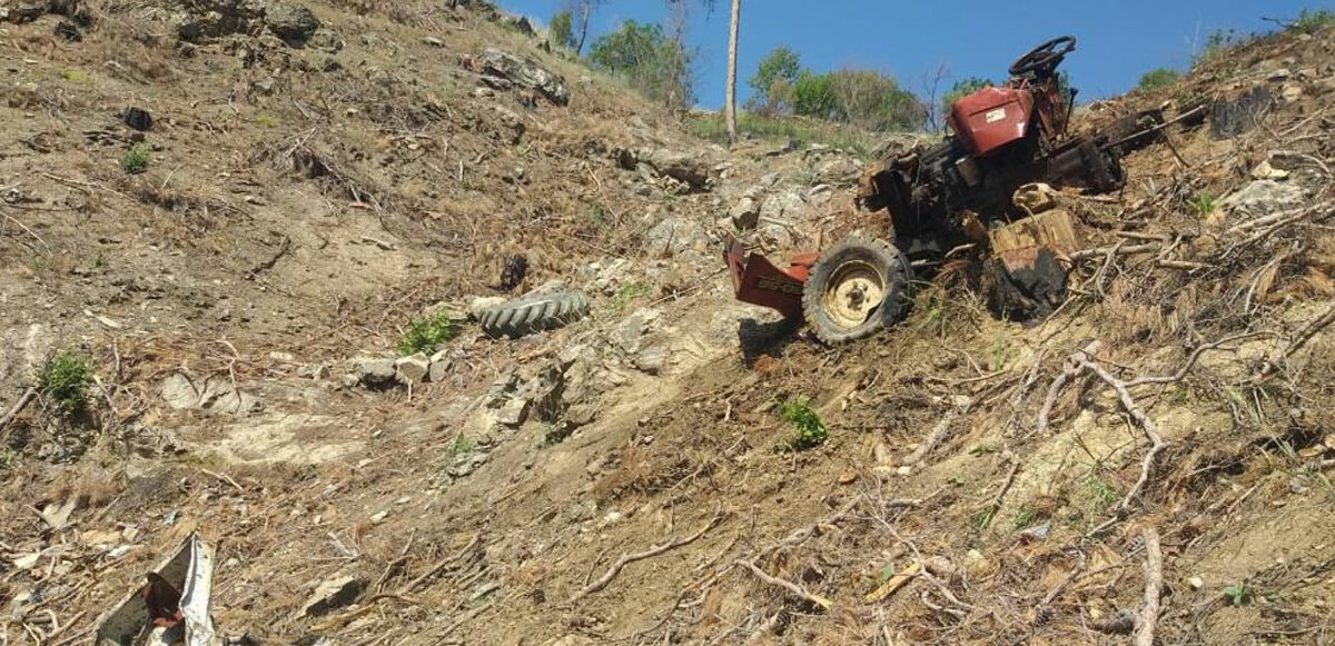 Sürücünün cenazesi, otopsi yapılmak üzere hastaneye kaldırıldı.