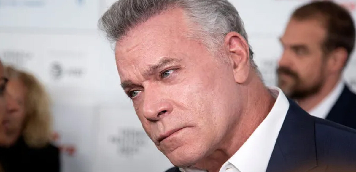 ABD'li aktör Ray Liotta, film çekimleri için bulunduğu bir yerde yaşamını yitirdi.