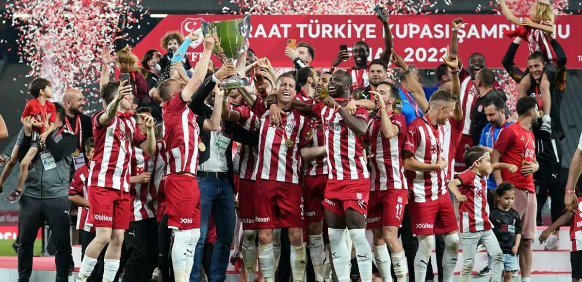 Ziraat Türkiye Kupası&#039;nın sahibi Sivasspor oldu! Maç sonucu: Kayserispor 2-3 Sivasspor