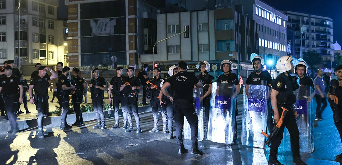 İstanbul Esenyurt’ta olaylı gece: Çocuğa taciz iddiası mahalleliyi ayağa kaldırdı