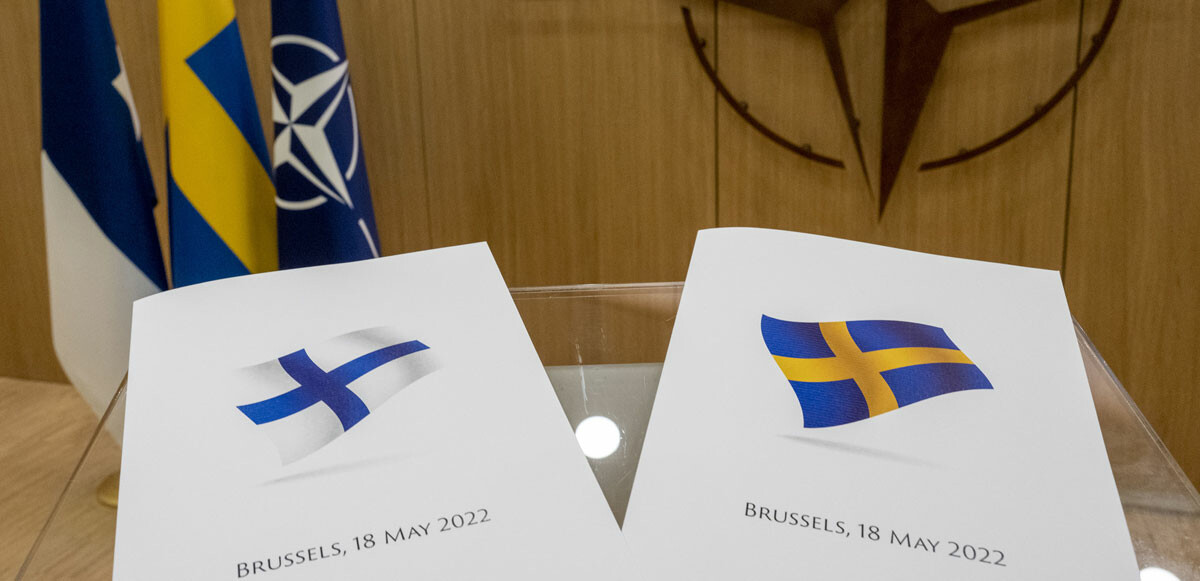 Finlandiya ve İsveç, uzun yıllardır benimsedikleri askeri tarafsızlıktan vazgeçti.