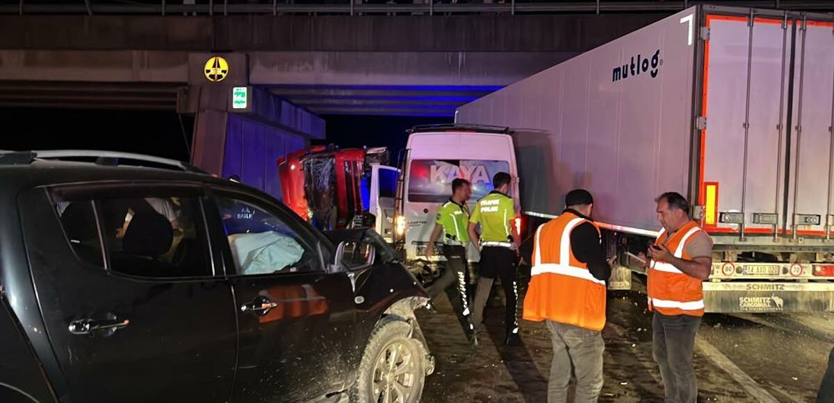 Bolu Dağı&#039;nda zincirleme kaza: Trafik kilitlendi, çok sayıda yaralı var