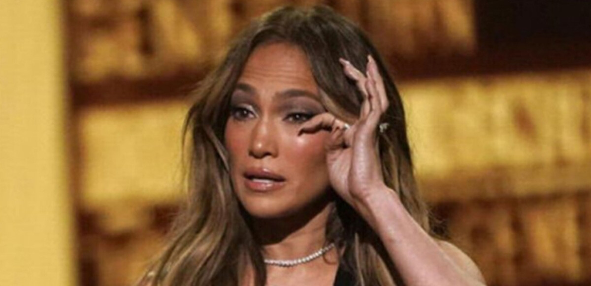 Jennifer Lopez hem ağladı hem de düşmanlarına teşekkür etti
