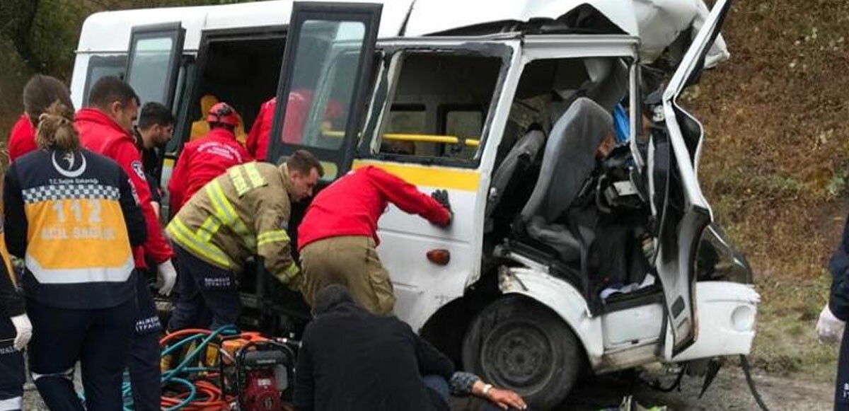 Son dakika: Katliam gibi kaza! Minibüs ile tanker çarpıştı: Çok sayıda ölü ve yaralı var