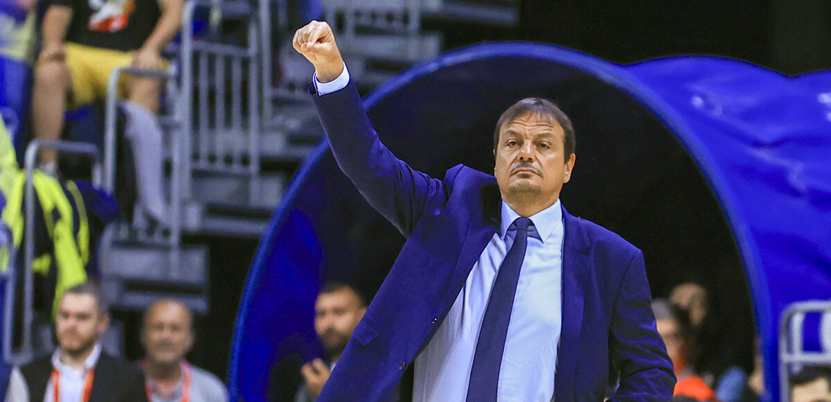 Ergin Ataman&#039;dan Fenerbahçelileri kızdıracak sözler: Ülker Arena&#039;ya kupayı kaldırmaya gideceğiz