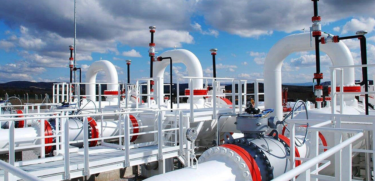 Katar'ın yıllık 77 milyon tonluk sıvılaştırılmış doğal gaz (LNG) üretim kapasitesinin 110 milyon tona çıkarılması planlanıyor.