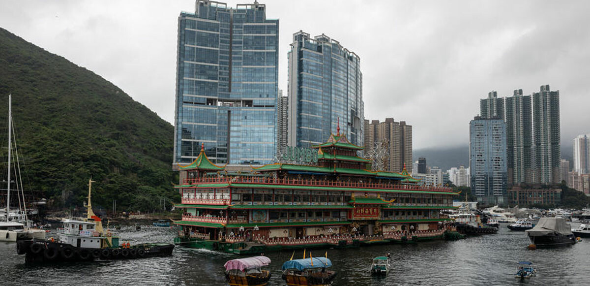 Jumbo Floating Restaurant, 40 yılı aşkın süredir Hong Kong’da hizmet veriyordu.