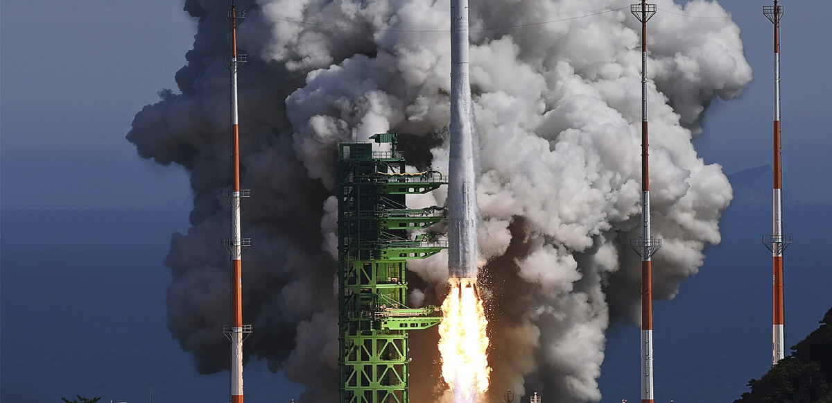 İlk atışta başarısız olan Güney Kore yerli roketi ‘Nuri’yi yeniden uzaya fırlattı