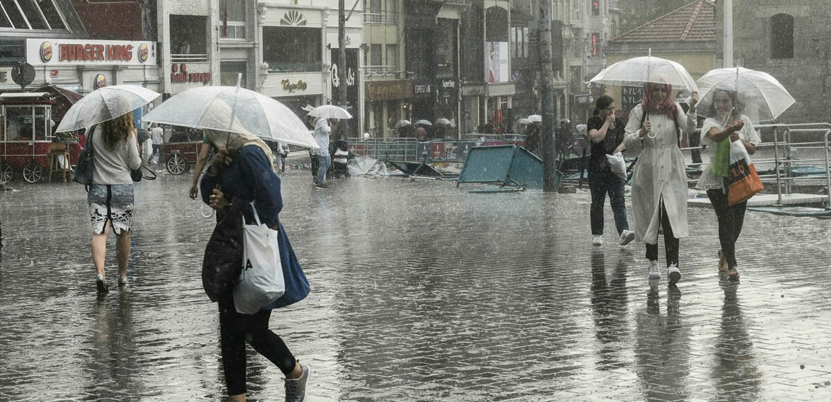 Meteoroloji İstanbul için saat verdi: Yağışlar geri dönüyor! Sıcaklık 5 derece birden düşecek