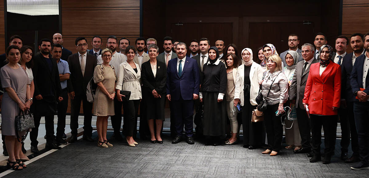 Bakan Koca&#039;nın 58 hekimle buluştuğu toplantının detayları belli oldu: Türkiye&#039;de hekimlik yeni bir döneme girdi