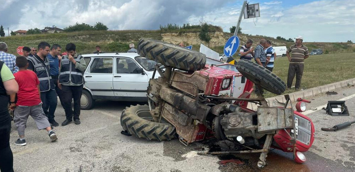 Kavşakta feci kaza: Traktör sürücüsü hayatını kaybetti