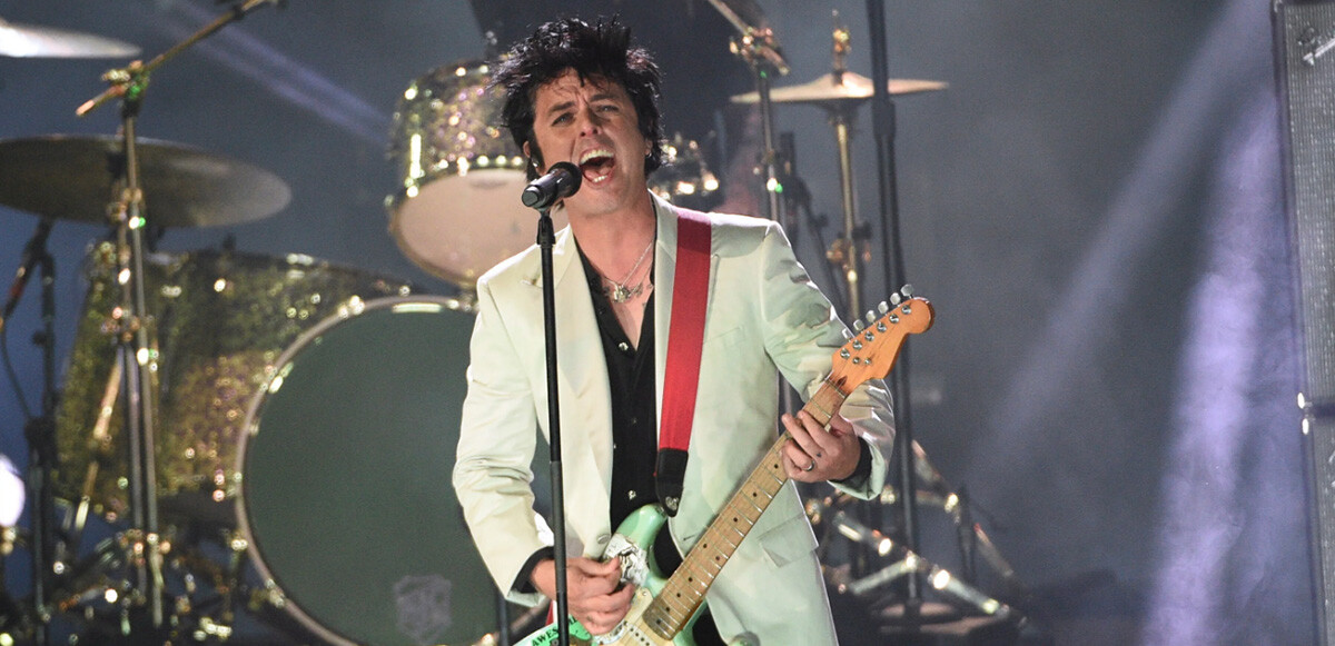 'Green Day'in solisti Billie Joe Armstrong konserde hayranlarına beklemediği açıklamayı yaptı.