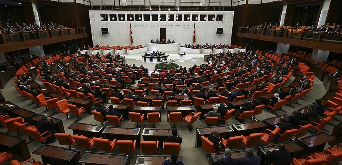 AK Parti düğmeye bastı: 3600 ek gösterge ve öğrenci affı yasası Meclis&#039;te