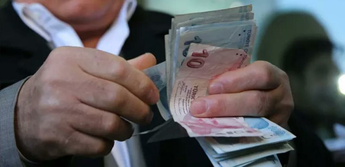 Milyonlarca emeklinin beklediği gün geldi: Bayram ikramiyeleri hesaba yatıyor