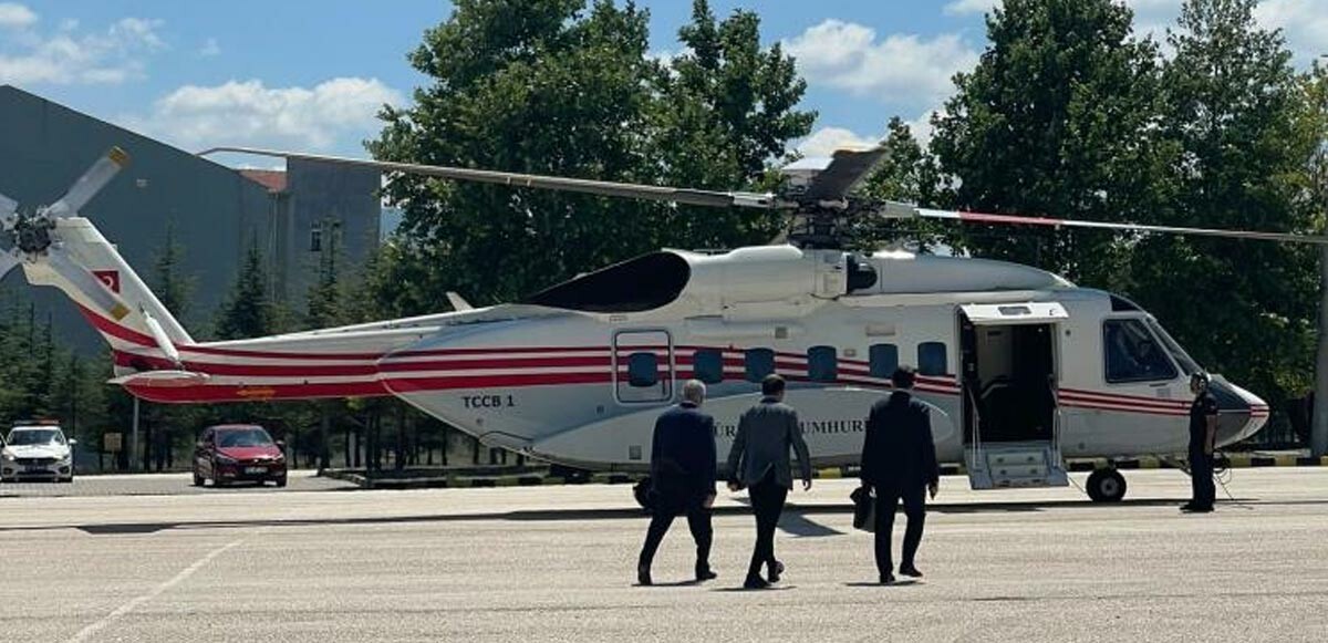 Havada panik anları! Binali Yıldırım&#039;ı taşıyan helikopter acil iniş yaptı