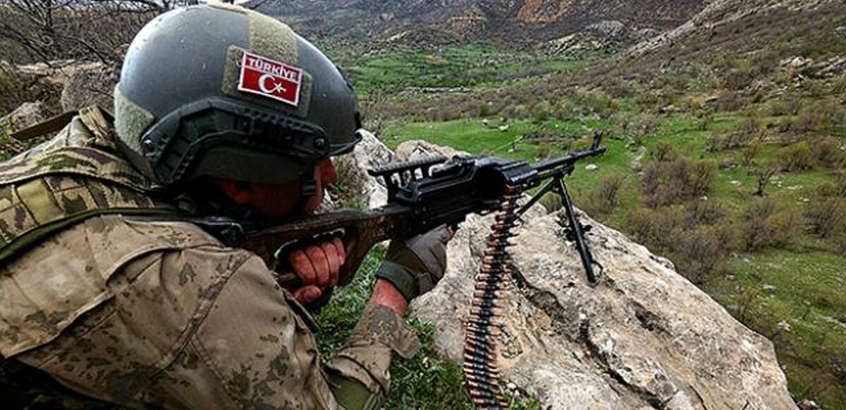 Son dakika! Mehmetçik planı bozdu: Saldırı hazırlığındaki PKK&#039;lı teröristler öldürüldü