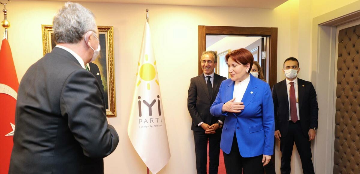 Meral Akşener, adı Cumhurbaşkanı adaylığı için geçen politikacıyı ağırladı