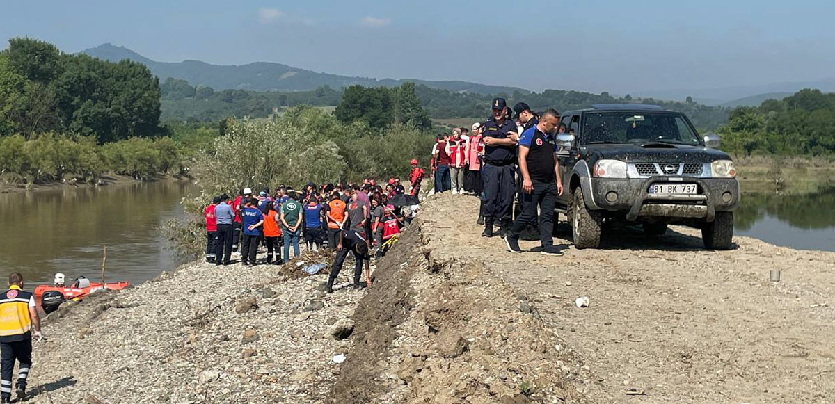 Düzce’deki selde kaybolan kepçe operatörünün cesedi bulundu