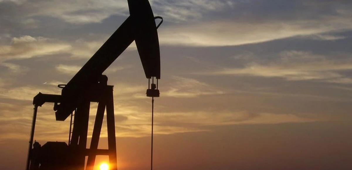 Petrol fiyatlarında büyük düşüş: Aylar sonra 100 doların altını gördü