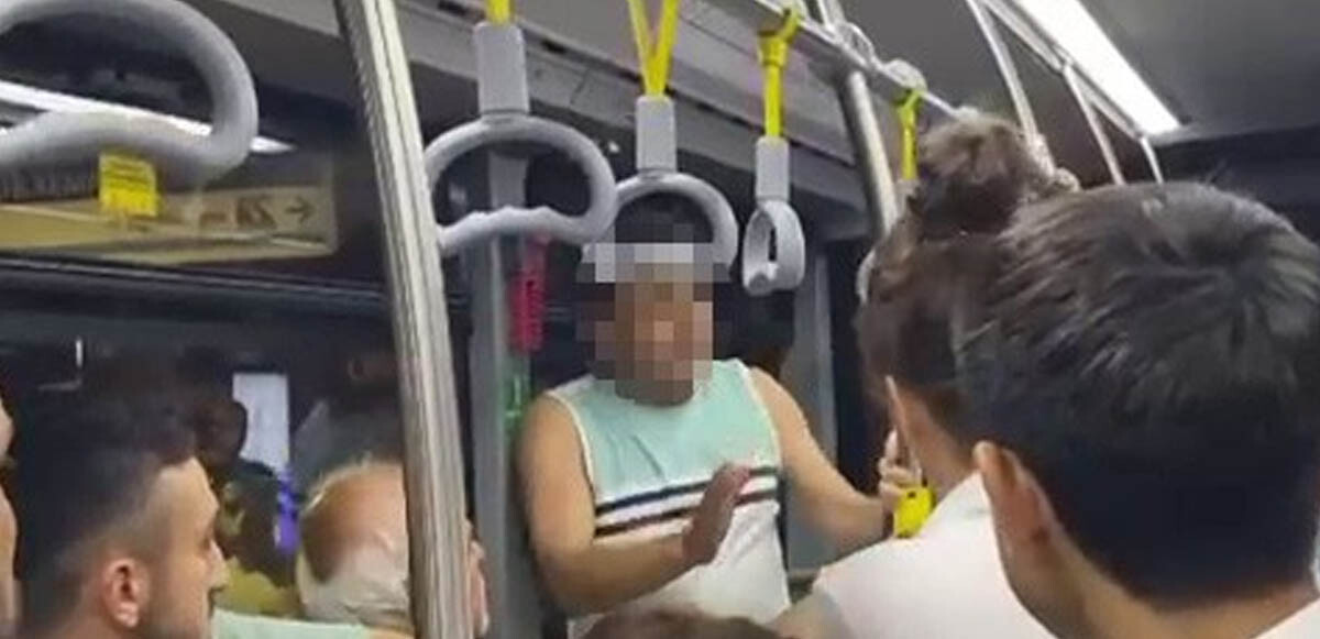 Metrobüste taciz rezaleti! Fark edilince &#039;Tamam sileceğim&#039; dedi