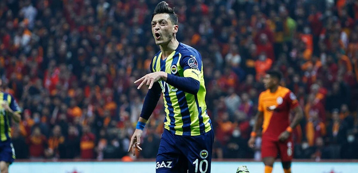 Fenerbahçe'den ayrılan Mesut Özil İstanbul'da kaldı! İşte yeni takımı...