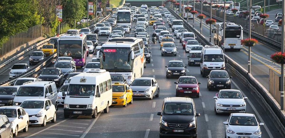 Tatil dönüşüne hazırlanan sürücülere uyarı: Sabah erken yola çıkmayın