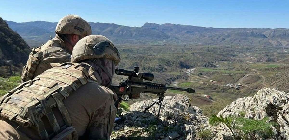 Son dakika! PKK&#039;ya ağır darbe: Saldırı hazırlığındaki 9 terörist etkisiz hale getirildi