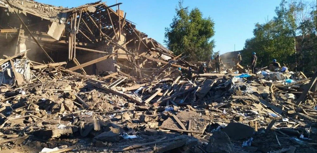 Rus birlikleri Donetsk'te kasabayı vurdu: 6 kişi hayatını kaybetti