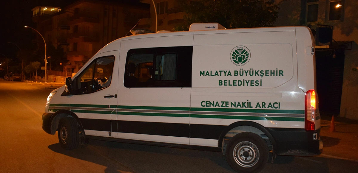 Arkadaşlık kurmak istediği kızın babasını öldürdü