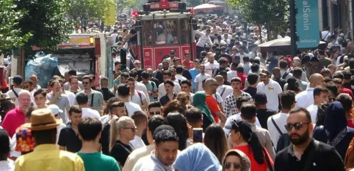 AK Parti’nin sokak izlenimi! Çiftçiler memnun, kira ve hayat pahalılığından şikayet var