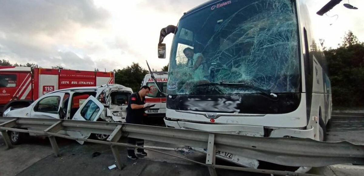 İstanbul&#039;da zincirleme kaza! Yolcu otobüsü dahil 7 araç birbirine girdi