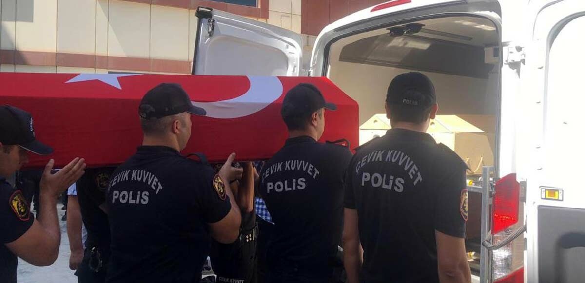 Bursa&#039;da trafik polisi kalbine yenik düştü