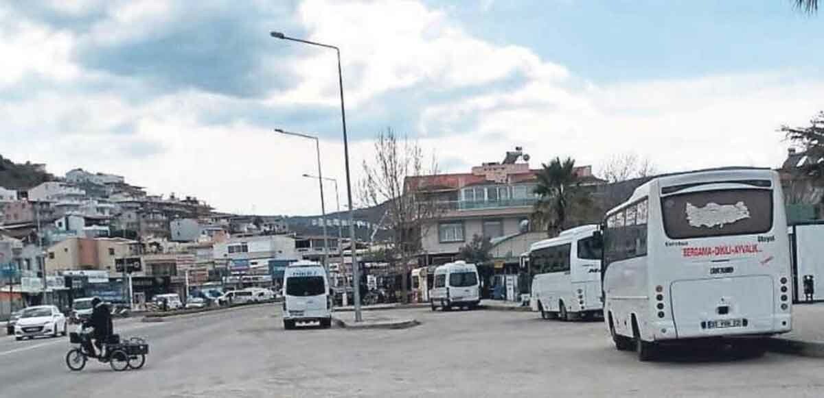 İzmir&#039;de kadın cinayeti: Şiddetten kaçarken öldürüldü