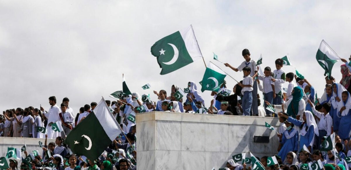 Pakistan&#039;ın Bağımsızlık Günü&#039;nde ateş açıldı: 57 kişi kurşun yarasıyla hastanelik oldu