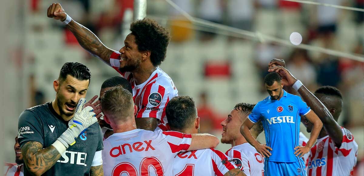 Son şampiyon Antalya'da kaybetti! Maç sonucu: Antalyaspor 5-2 Trabzonspor