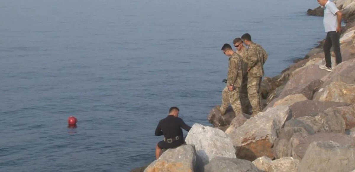 Kulacı attı, ölümle burun buruna geldi! İstanbul sahilinde el bombası paniği: SAS timleri devrede