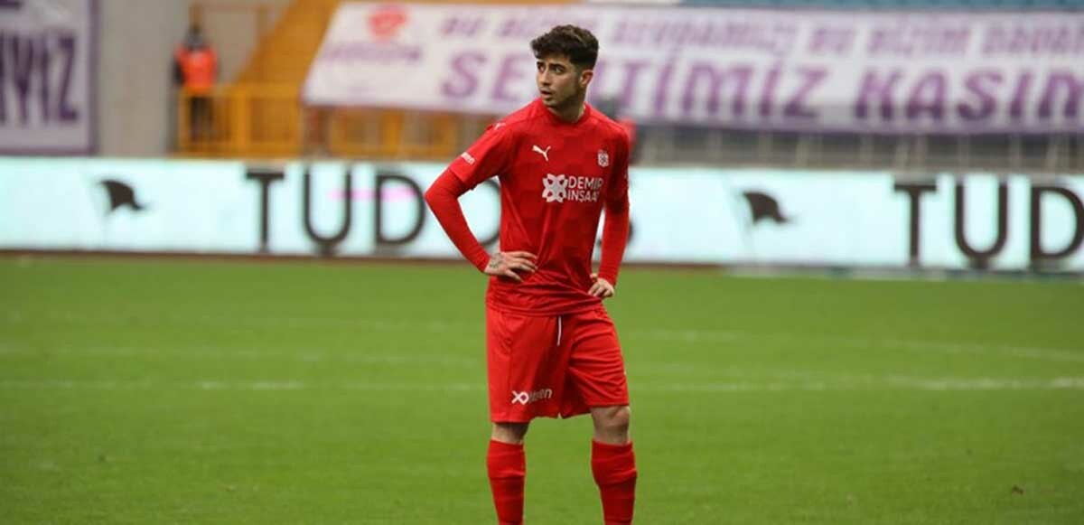 Son dakika! Beşiktaş, transferi resmen açıkladı! Sivasspor&#039;dan Kerem Atakan Kesgin&#039;i kadrosuna kattı