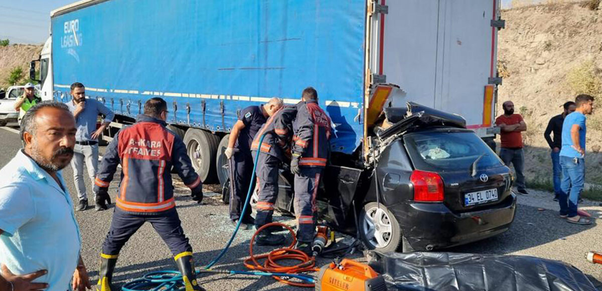 Ankara’da feci kaza: Tıra arkadan çarpan otomobildeki 4 kişi hayatını kaybetti