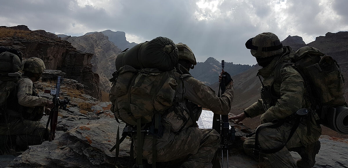 TSK vurdu, sözde lider kadrosu köylere sığındı! Teröristler Mehmetçiğin ‘Pençe’sinden kaçıyor