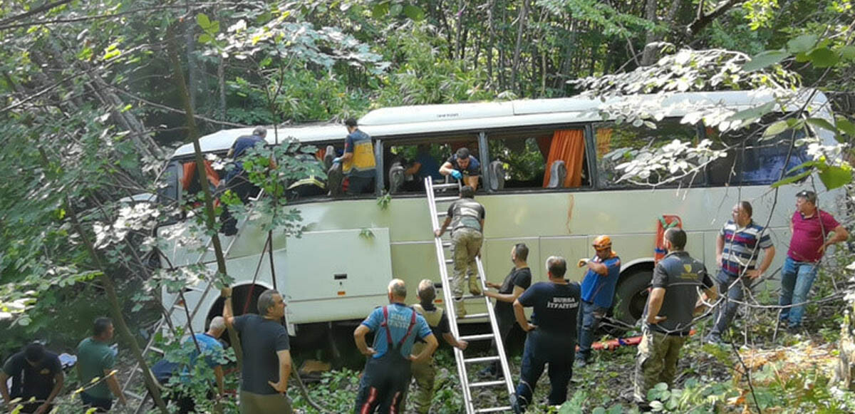 Son dakika! Bursa&#039;da tur otobüsü devrildi: Ölü ve yaralılar var