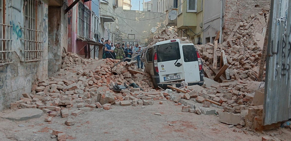 Son dakika: İstanbul Şişli'de bina çöktü! Facianın eşiğinden dönüldü