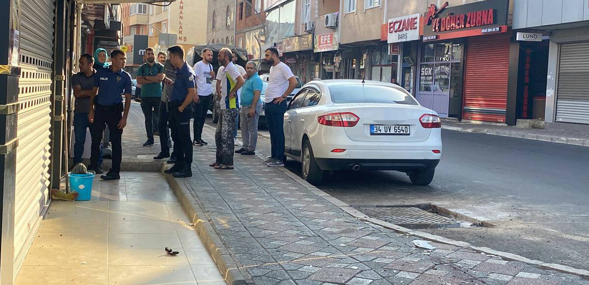 Gebze’de dehşet anları! Yabancı uyruklu şahıs Türk esnaf ve bir yabancıyı bıçakladı