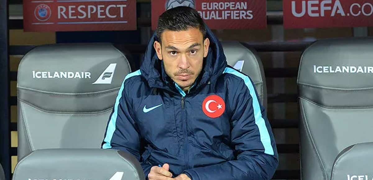 Son dakika! Mevlüt Erdinç, futbolu bıraktı