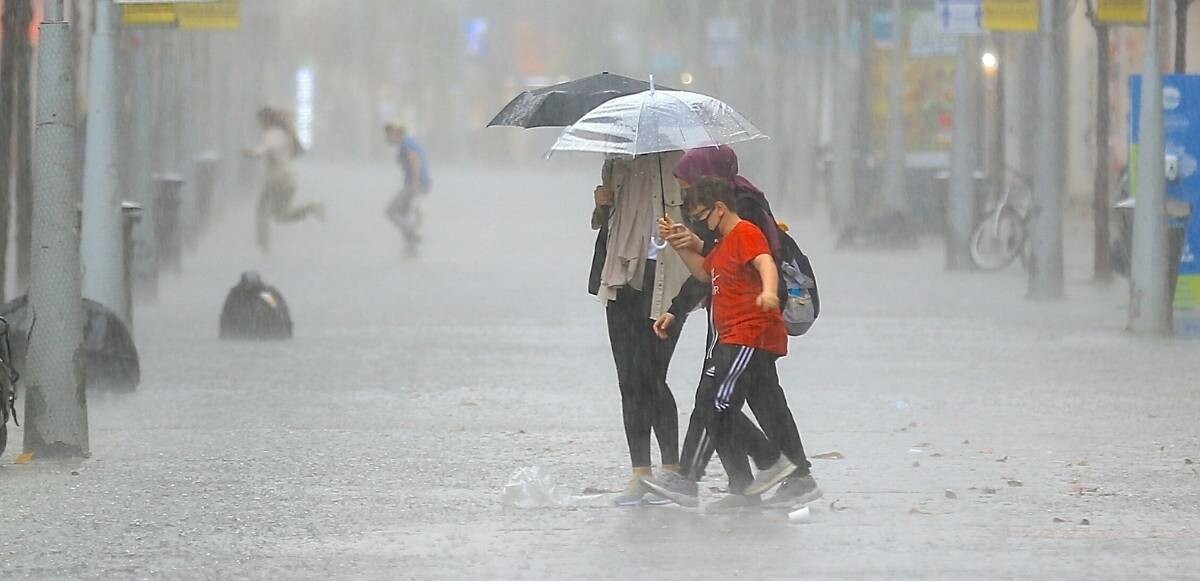 Son dakika! AFAD ve Meteoroloji&#039;den Marmara&#039;da 11 ile sağanak uyarısı! Kuvvetli geliyor...