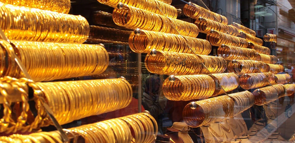 Altın yatırımcıları dikkat! İki ülkenin dev bankalarından çarpıcı tahmin: Bu yıl ve 2023 rakamları…