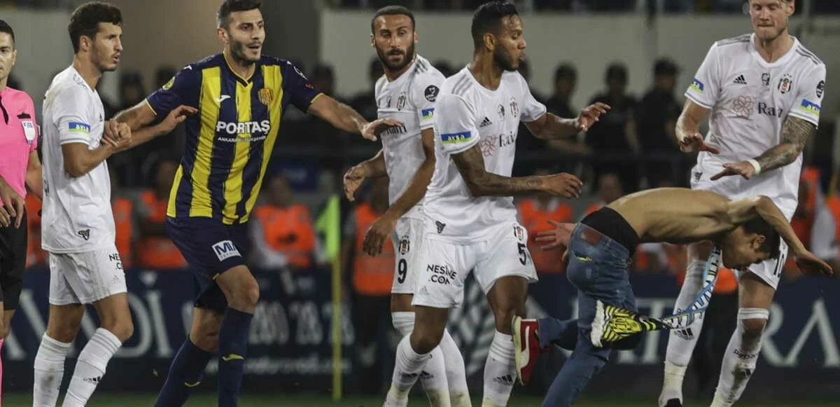 Beşiktaşlı futbolculara tekme atan saldırgan hakkında 3 yıla kadar hapis istemi